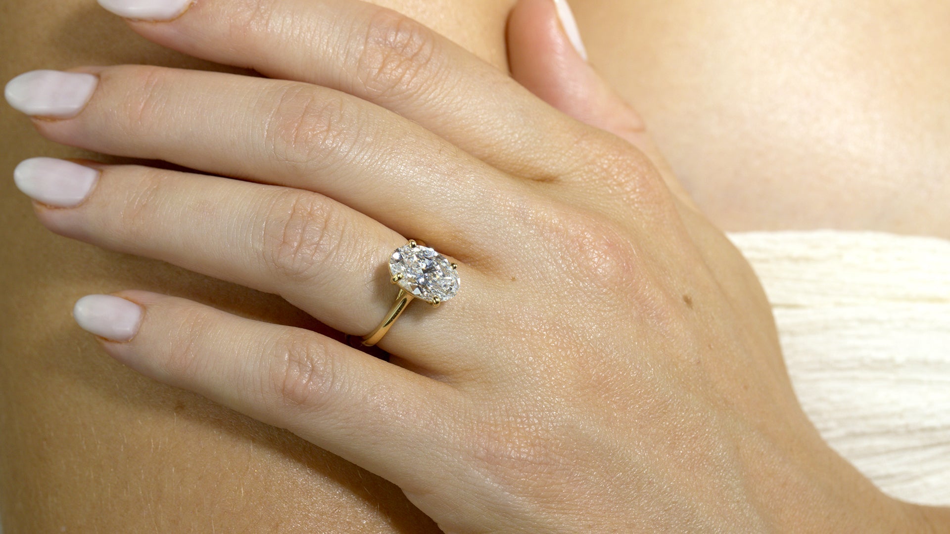 Oval Cut Engagement Rings: Should You Choose One? Sydney Guide