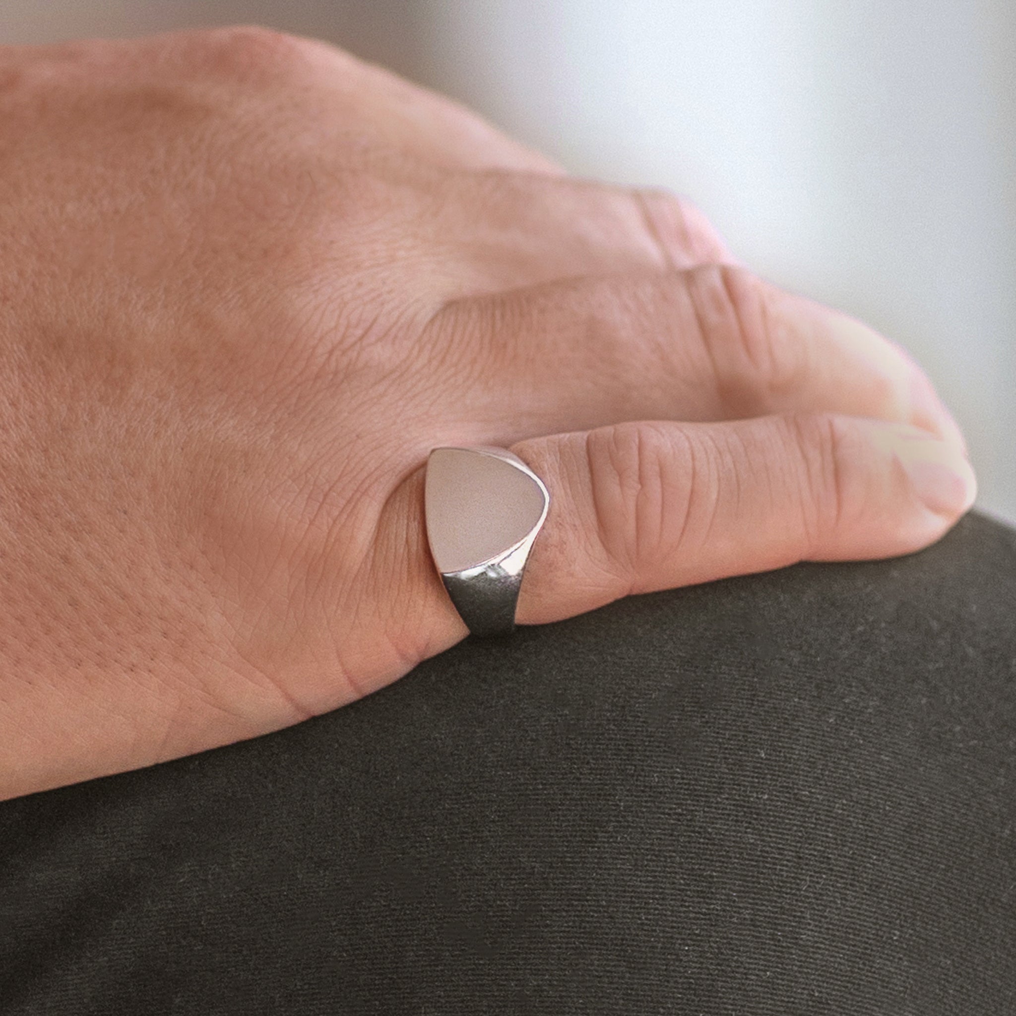 Tri Solid Signet Ring